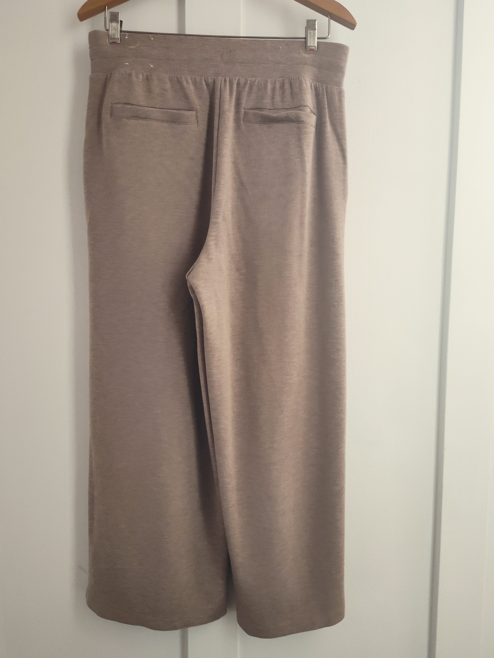 Talbots Airknit Stretch Natural Light Brown Heather Wide Crop Leg Pant | Medium - Picture 5 of 8